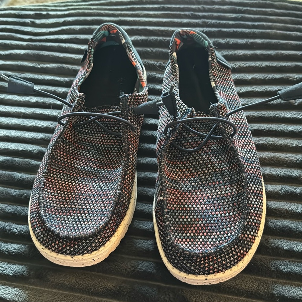 EUC Size 8 Hey Dude Wendy. Navy Speckled with multi colored pattern.